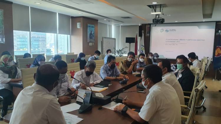 CuplikCom-Ada-Tumpahan-Minyak-di-Perairan-Karawang,-KKP-Panggil-Pertamina-26042021134019-20210426_133122.jpg