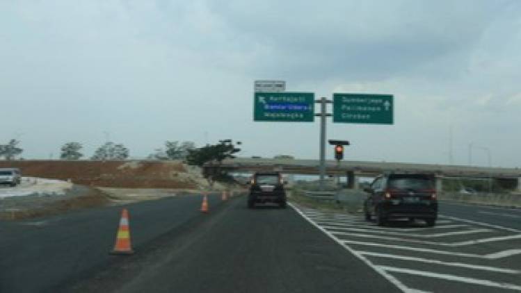 CuplikCom-Akses-Tol-Bandara-Kertajati-Segera-Beroperasi-25112021214612-pembangunan-ruas-tol-akses-bandara-internasional-jawa-barat-bijb-kertajati-dok-kemen-pupr_169.jpeg