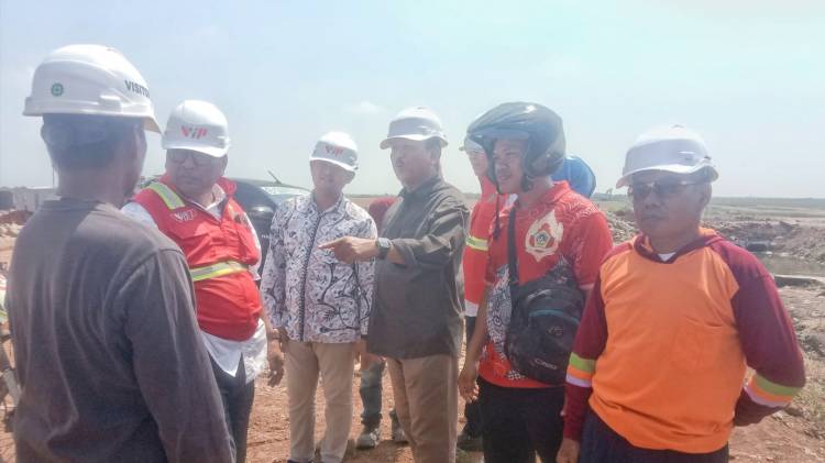 CuplikCom-Aleg-Sutaryono-Tindaklanjuti-Aspirasi-Warga,-Tinjau-Irigasi-Seputar-Kawasan-Industri-Losarang-07082025132136-IMG-20250807-WA0000.jpg