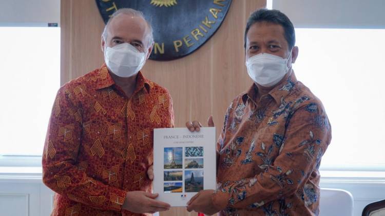 Bertemu Dubes Prancis, Menteri Trenggono Ungkap Pentingnya Menjaga Kesehatan Laut CuplikCom-Bertemu-Dubes-Prancis,-Menteri-Trenggono-Ungkap-Pentingnya-Menjaga-Kesehatan-Laut-19052021181649-20210519_180930.jpg