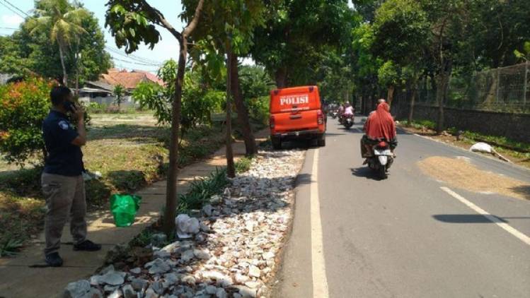 CuplikCom-Briptu-Andry,-Korban-Tabrak-Lari-Di-Jaktim-Diduga-Pelaku-Oknum-TNI-18092020175518-lokasi-penemuan-briptu-andry-budi-wibowo-tewas-di-cipayung-jaktim-1_169.jpeg