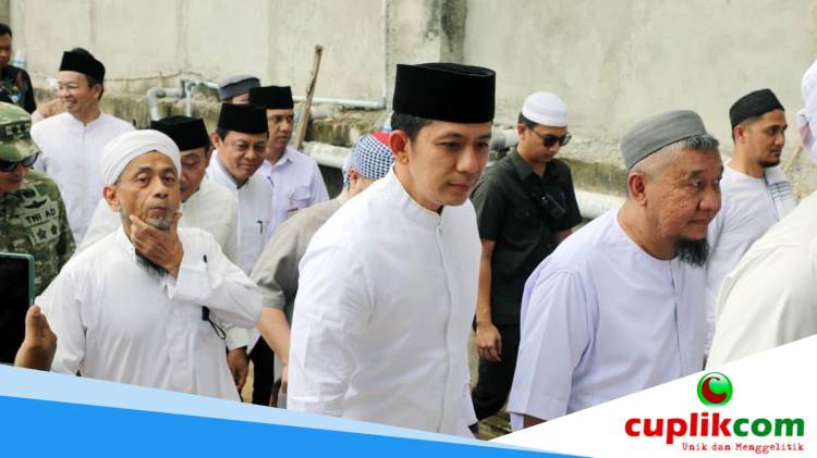 Bupati Egi Hadiri Ijtima Ulama Dunia 2025, UMKM Lokal Panen Rezeki dari Ribuan Jemaah CuplikCom-Bupati-Egi-Hadiri-Ijtima-Ulama-Dunia-2025,-Kota-Baru-Berdenyut-oleh-Zikir-dan-Pergerakan-UMKM-28112025211838-AddText_11-28-07.09.25.jpg