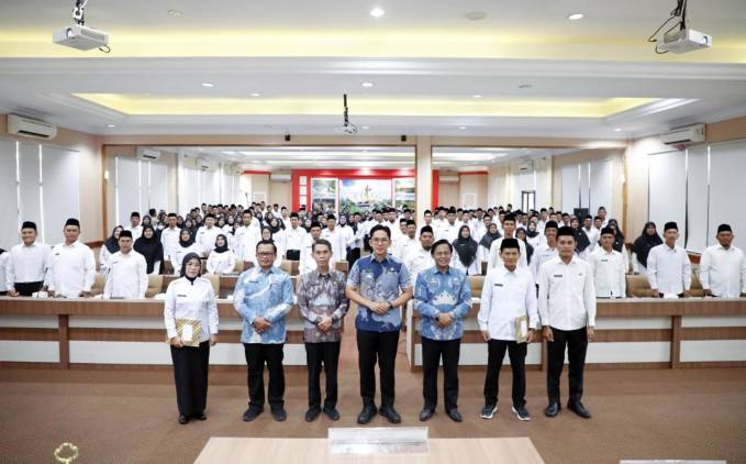 CuplikCom-Bupati-Egi-Lantik-215-PPPK-Teknis-Khusus-Kemensos-di-Lampung-Selatan-03102025182058-IMG-20251003-WA0027.jpg