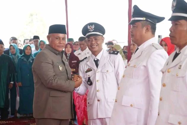CuplikCom-Bupati-Lampung-Selatan-Lantik-Tiga-Kepala-Desa-di-Kecamatan-Palas-21092023211941-1695306041218.jpg
