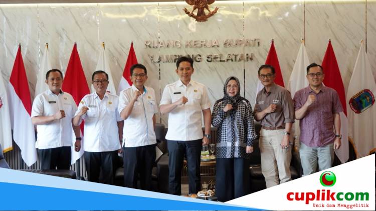 CuplikCom-Bupati-Lampung-Selatan-Terima-Audiensi-Unila-Bahas-KKN-Januari-2026-26112025174802-AddText_11-26-05.43.00.jpg