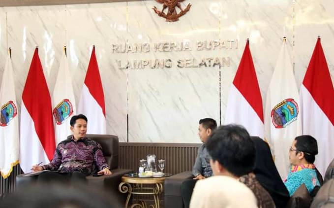 CuplikCom-Bupati-Lampung-Selatan-Terima-Tim-BPK-dalam-Exit-Meeting-Pemeriksaan-Sektor-Pendidikan-26092025151648-IMG-20250926-WA0018.jpg
