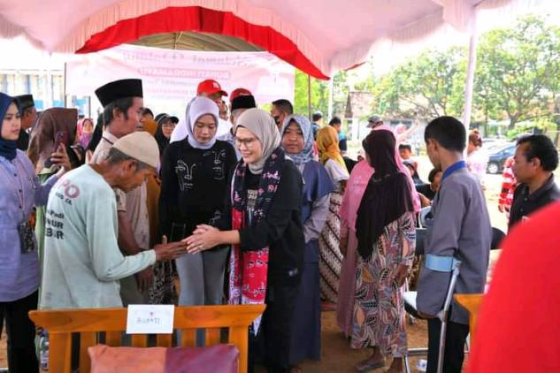 CuplikCom-Bupati-Nina-Kunjungi-Lansia-di-Kecamatan-Tukdana-24062023102345-1687576897885.jpg