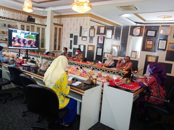 Bupati Tanggamus Ikuti Munas APKASI ke V Melalui Virtual Meeting. CuplikCom-Bupati-Tanggamus-Ikuti-Munas-APKASI-ke-V-Melalui-Virtual-Meeting-26032021223630-IMG-20210326-WA0040.jpg