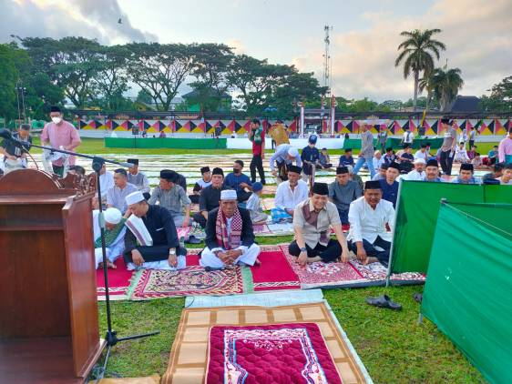 Bupati Tanggamus  Sholat Idul Adha di Lapangan Merdeka Kota Agung CuplikCom-Bupati-Tanggamus-Solat-Idul-Adha-di-Lapangan-Merdeka-Kota-Agung-10072022202419-IMG-20220710-WA0088.jpg