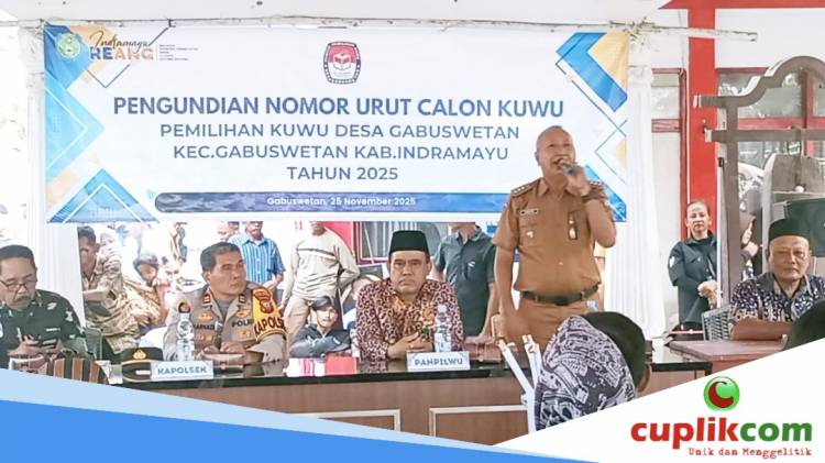 CuplikCom-Camat-Gabuswetan-Tekankan-Kondusifitas-di-Pengundian-Nomor-Urut-Calon-Kuwu-27112025213708-Camat_Gabuswetan.jpg