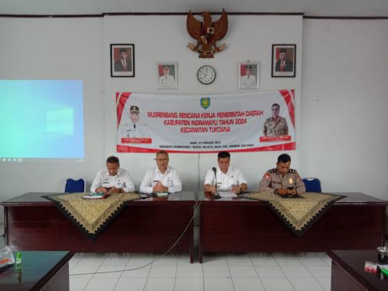 CuplikCom-Camat-Tukdana-Buka-Kegiatan-Musrenbang-Tingkat-Kecamatan-23022023132558-IMG-20230223-WA0013.jpg