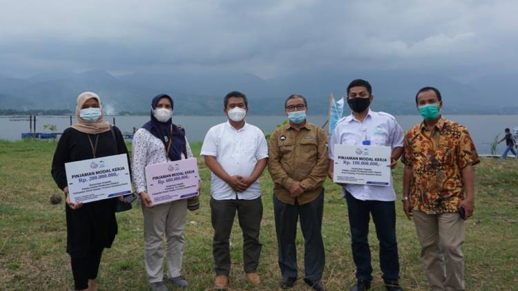 CuplikCom-Cegah-Kepunahan-Ikan-di-Danau-Singkarak,-KKP-Salurkan-Bantuan-12042021202411-20210412_201741.jpg