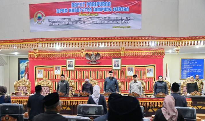 CuplikCom-DPRD-Lampung-Selatan-Gelar-Rapat-Paripurna-Pendapatan-Daerah-Tembus-99,99-Persen,-Belanja-Capai-94-Persen-23062025211126-IMG_20250623_210039.jpg