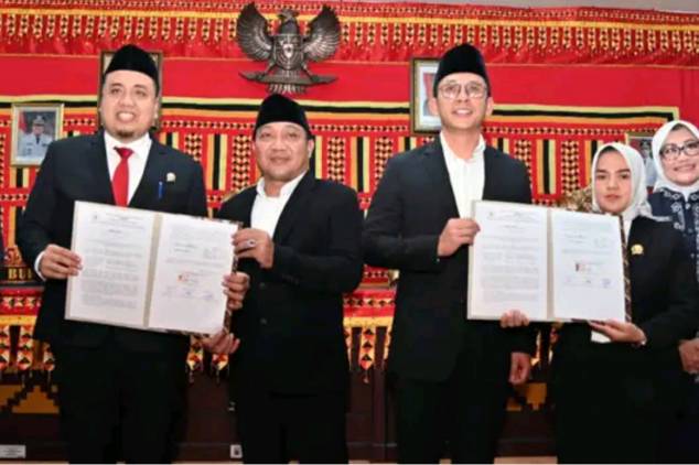 CuplikCom-DPRD-Lamsel-Umumkan-Penetapan-Radityo-Egi-Pratama-M-Syaiful-Anwar-sebagai-Bupati-dan-Wakil-Bupati-Terpilih-2025-2030-16012025203106-IMG_20250116_202800.jpg