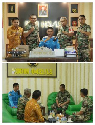 Dandim 0421/Ls Menerima Audiensi Calon Paskibraka Nasional Asal Lamsel CuplikCom-Dandim-0421Ls-Menerima-Audiensi-Calon-Paskibraka-Nasional-Asal-Lamsel-26052023140843-IMG_20230526_140745.jpg