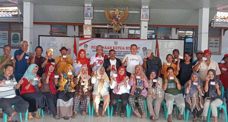 CuplikCom-Dapat-Jaminan-Kesehatan-dan-Ketenagakerjaan-dari-Bupati-Nina,-Ketua-RTRW-di-Desa-Larangan-Sumringah-09082024193622-IMG-20240809-WA0009.jpg