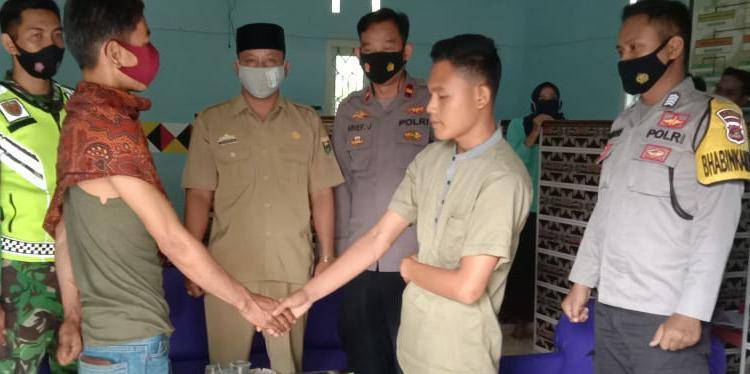 CuplikCom-Dengan-Sigap-Kepala-Pekon-Bandakh-Sukabumi-Bersama-Polsek-Wonosobo-Gelar-Rembuk-Pekon-06042021162609-IMG-20210406-WA0027.jpg