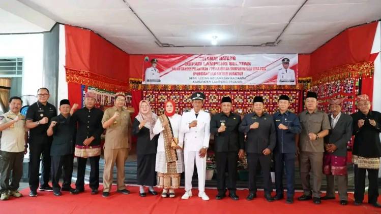 CuplikCom-Dilantik-Bupati,-Syarifuddin-Lana-Jabat-Kades-Kecapi-Gantikan-Almarhum-Ridwan-10082023092745-1691634418450.jpg