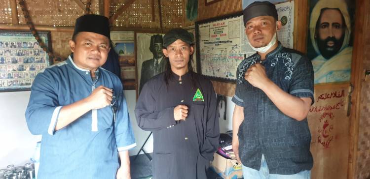 CuplikCom-Direktorat-Intelkam-Polda-Jabar-Silaturahmi-Ke-Eks-Ketua-FPI-Wilayah-Bandung-Timur-04022022104515-IMG-20220204-WA0000.jpg