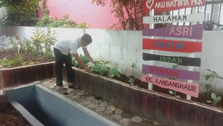 CuplikCom-Dukung-Anjuran-Bupati-Nina-Agustina,-Camat-Kandanghaur-Bikin-Puspa-Hata-07122022210752-IMG-20221207-WA0065.jpg