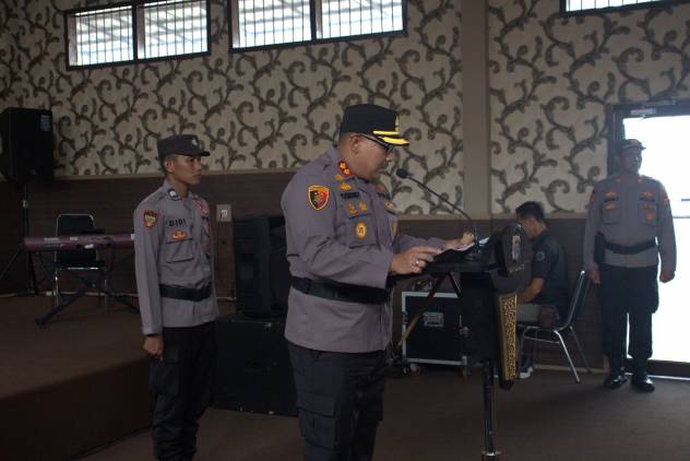 CuplikCom-Empat-jabatan-Strategis-Polres-Lampung-Selatan-Resmi-Berganti-Dalam-Sertijab-di-Pimpin-Kapolres-24012025183731-IMG-20250124-WA0010.jpg