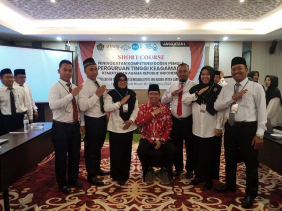 CuplikCom-Enam-Dosen-UI-An-Nur-Lampung-Menjadi-Pelopor-Moderasi-Beragama-20082023120236-IMG-20230819-WA0056.jpg