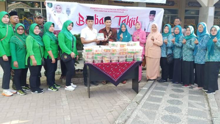 CuplikCom-Forkopimcam-Kandanghaur-Bagikan-Takjil-untuk-Masyarakat-05042023212854-IMG-20230405-WA0001.jpg