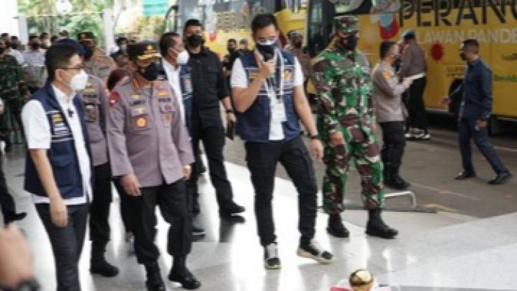 CuplikCom-Gandeng-Kadin,-TNI-Polri-Luncurkan-Mobil-Vaksinasi-Keliling-22082021122345-20210822_121901.jpg