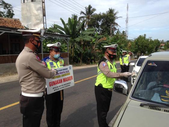 CuplikCom-Hari-Ketiga-Operasi-Zebra-Krakatau-2020,-Polres-Tanggamus-Tindak-Puluhan-Pelanggar-28102020174048-IMG-20201028-WA0079.jpg