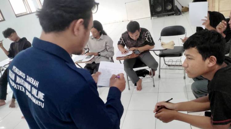 CuplikCom-IWO-dan-Peradi-Indramayu-Beri-Wawasan-Soal-Etika-Bermedsos-dan-Jurnaliatik-ke-Para-Pemuda-24032025132655-IMG-20250324-WA0041.jpg