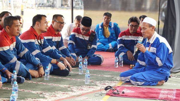 Ikhtiar Perusahaan Demi Meraih Kelancaran Operasional, RU VI Balongan Gelar Doa Bersama dan Santunan CuplikCom-Ikhtiar-Perusahaan-Untuk-Meraih-Kelancaran-Operasional,-RU-VI-Balongan-Laksanakan-Doa-Bersama-dan-Santunan-24092023134529-IMG-20230924-WA0002.jpg