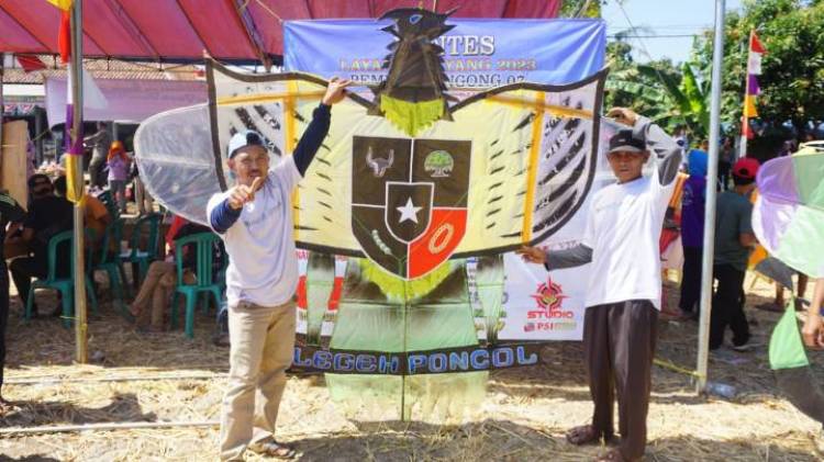 CuplikCom-Ikut-Meriahkan-Hari-Jadi-Indramayu,-Ratusan-Layangan-Terbang-di-Langit-Desa-Tanjungkerta-28092023220221-IMG-20230928-WA0018.jpg