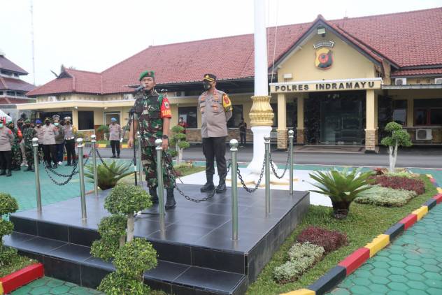 CuplikCom-Jaga-Kondusifitas,-Dandim-0616Indramayu-Pimpin-Apel-Pengamanan-Malam-Pergantian-Tahun-01012022163113-IMG-20220101-WA0038.jpg