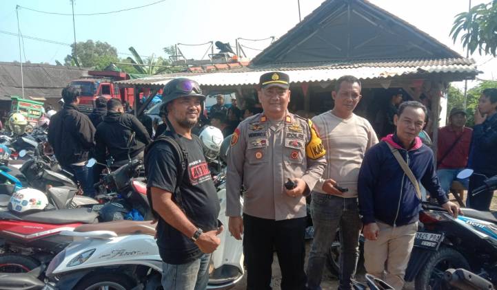 CuplikCom-Jajaran-Polsek-Losarang-Indramayu-Kawal-Aksi-Peringatatan-Mayday-Aliansi-Buruh-Pantura-01052025095312-IMG-20250501-WA0000.jpg
