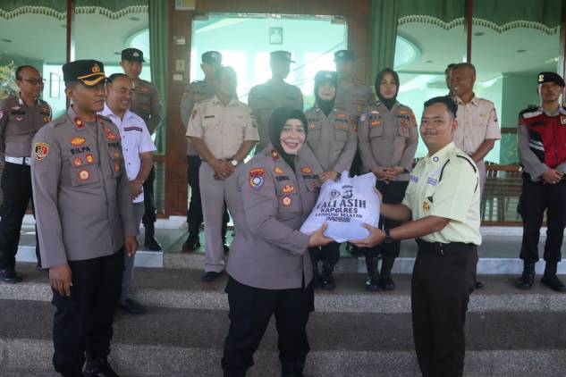CuplikCom-Jelang-Peringatan-kenaikan-Yesus-Kristus,-Personil-Polri-Silaturahmi-di-Retret-Ngisonando-Kalianda-28052025142142-IMG-20250528-WA0024.jpg