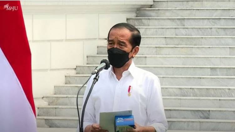 CuplikCom-Jokowi-Bagi-bagi-300-ribu-Paket-Obat-dan-Vitamin-Gratis-Bagi-Pasien-COVID-15072021122411-20210715_121917.jpg