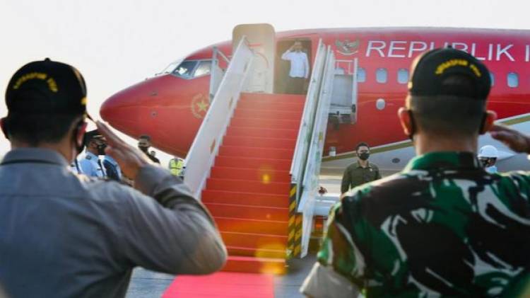 CuplikCom-Jokowi-Bertolak-Ke-Jateng,-Sebar-Bansos-Hingga-Tinjau-Vaksinasi-Anak-05012022082453-presiden-joko-widodo-jokowi-bertolak-ke-jawa-tengah-untuk-kunjungan-kerja-2_169.jpeg