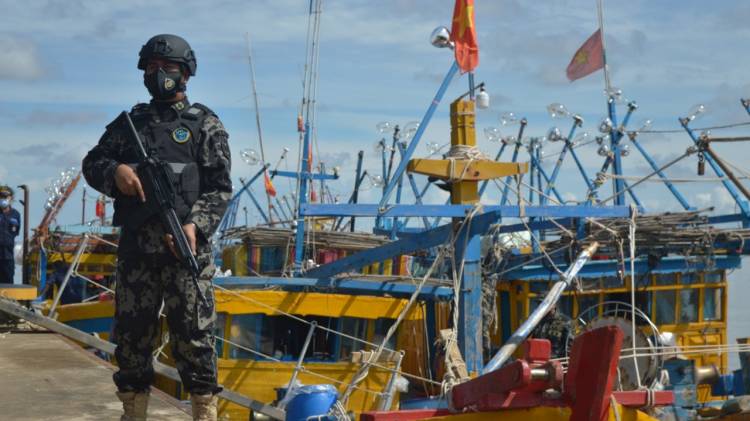 CuplikCom-KKP-Tangkap-Enam-Kapal-Pencuri-Ikan-Berbendera-Vietnam-20052021181528-20210520_180855.jpg
