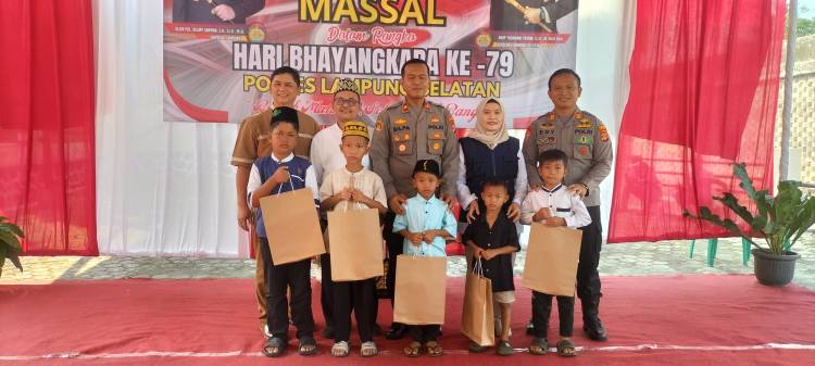 CuplikCom-KSKP-Bakauheni-Gelar-Sunat-Massal-Gratis,100-Anak-Antusias-dan-Bahagia-Dikhitan-22062025104649-IMG20250622085727.jpg