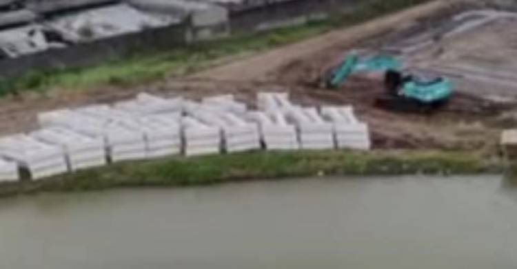 Kabar Gembira untuk Warga Eretan, Pengaman Pantai Mulai Dibangun CuplikCom-Kabar-Gembira-untuk-Warga-Eretan,-Pengaman-Pantai-Mulai-Dibangun-07112025125403-IMG-20251107-WA0032.jpg