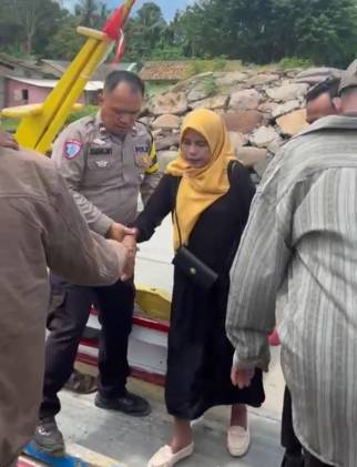 CuplikCom-Kapal-Motor-Penumpang-Alami-Kerusakan-Mesin,-40-Penumpang-Dievakuasi-03102025132944-IMG_20251003_132024.jpg