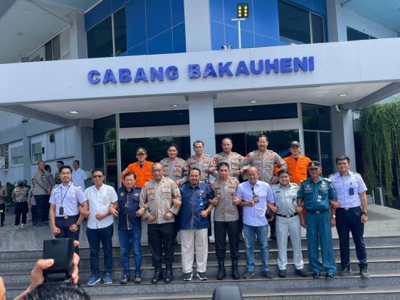 CuplikCom-Kapolda-Lampung-Cek-Pelabuhan-Bakauheni-Jelang-Ops-Nataru-2022-17122022204936-IMG-20221217-WA0025.jpg