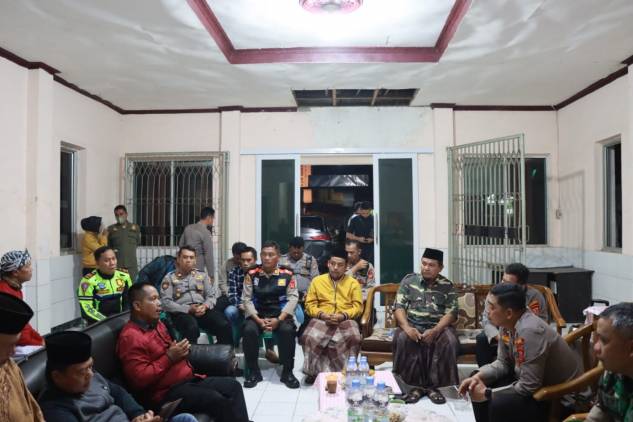 Kapolres Majalengka Ajak Seluruh Komponen Masyarakat Tingkatkan Kamtibmas CuplikCom-Kapolres-Majalengka-Ajak-Seluruh-Komponen-Masyarakat-Tingkatkan-Kamtibmas-29012023104510-IMG-20230129-WA0012.jpg