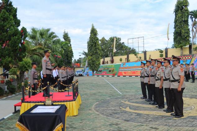 CuplikCom-Kapolres-Tanggamus-Pimpin-Penyerahan-Jabatan-Kabag-SDM,-Kasatlantas,-Kapolsek-Kota-Agung-dan-Sumberjo-22082025112657-IMG-20250822-WA0011.jpg
