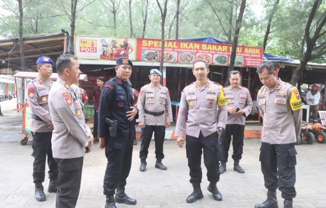 CuplikCom-Kapolres-Tegal-Kota-Cek-Pos-dan-Keberadaan-Anggota-23032025190118-IMG-20250323-WA0064.jpg