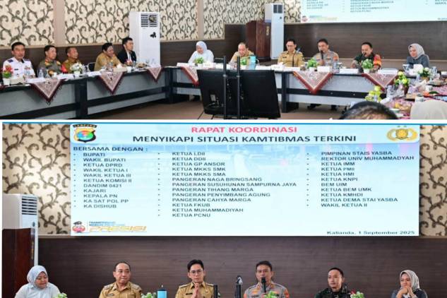 Kapolres dan Bupati Lampug Selatan Kompak: Unjuk Rasa Hak Warga, Tapi Jangan Anarkis CuplikCom-Kapolres-dan-Bupati-Lampug-Selatan-Kompak-Unjuk-Rasa-Hak-Warga,-Tapi-Jangan-Anarkis-01092025172328-FunPic_20250901_171841402.jpg