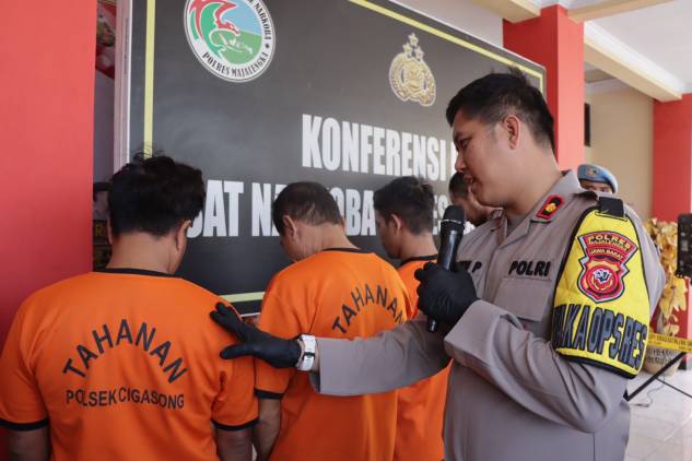 CuplikCom-Kasus-Narkoba,-10-Tersangka-Ditangkap-Jajaran-Satreskrim-Polres-Majalengka-19072023143643-IMG-20230719-WA0065.jpg
