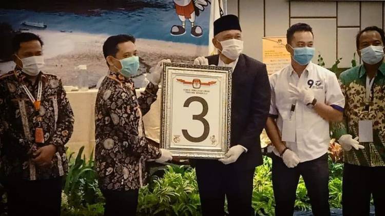 CuplikCom-Kedatangan-Cagub-Agusrin-Disambut-Ribuan-Warga-Dan-Tokoh-PWNU-Bengkulu-26102020152904-agusrin_imron.jpg