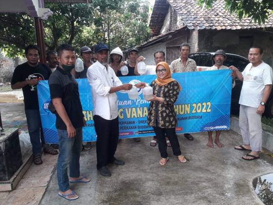 CuplikCom-Kelompok-Tambak-Arjuna-Babagan-Gemilang-Terima-Bantuan-Bibit-Udang-Vaname-30052022124930-IMG-20220530-WA0021.jpg