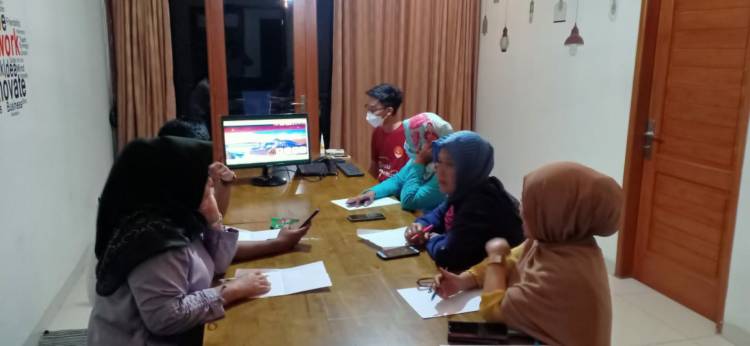 CuplikCom-Kembangkan-Prodak-UMKM-Binaan,-Prawita-Genppari-Perdalam-Aplikasi-Jual-Beli-Online-Potensiana-14032021234925-IMG_20210314_234010.jpg